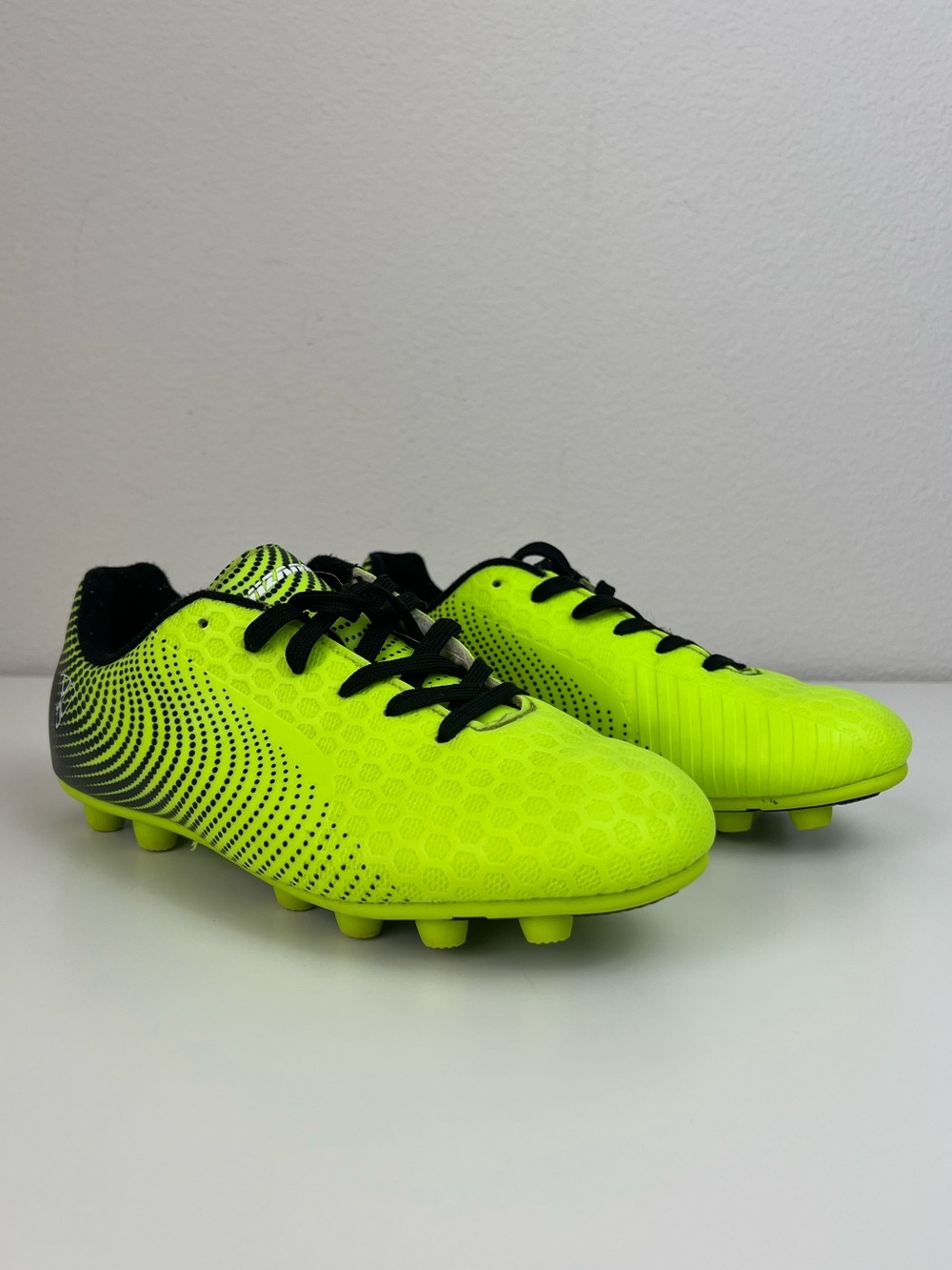 Vizari Stealth Firm‎ Ground Soccer Shoes Youth 6J Neon Yellow Athleisure